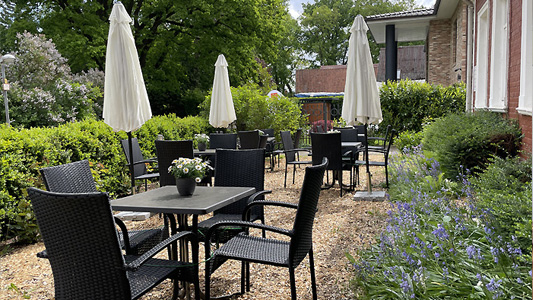 car-cafe-aussen-4